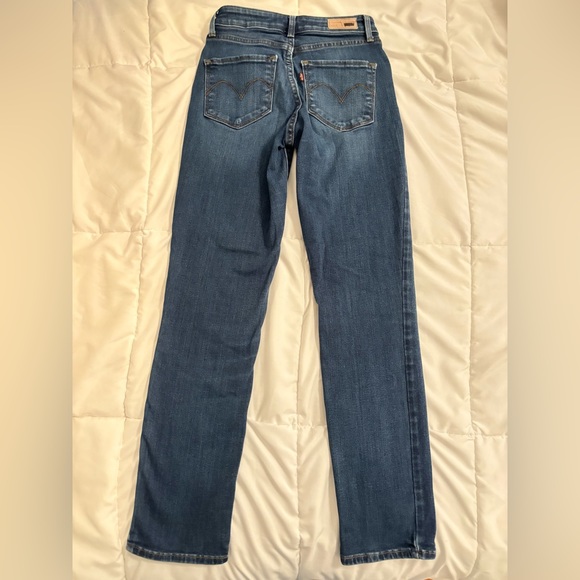SOLD ON DEPOP*** Levis Bold Curve Straight Leg Jeans - Picture 4 of 4